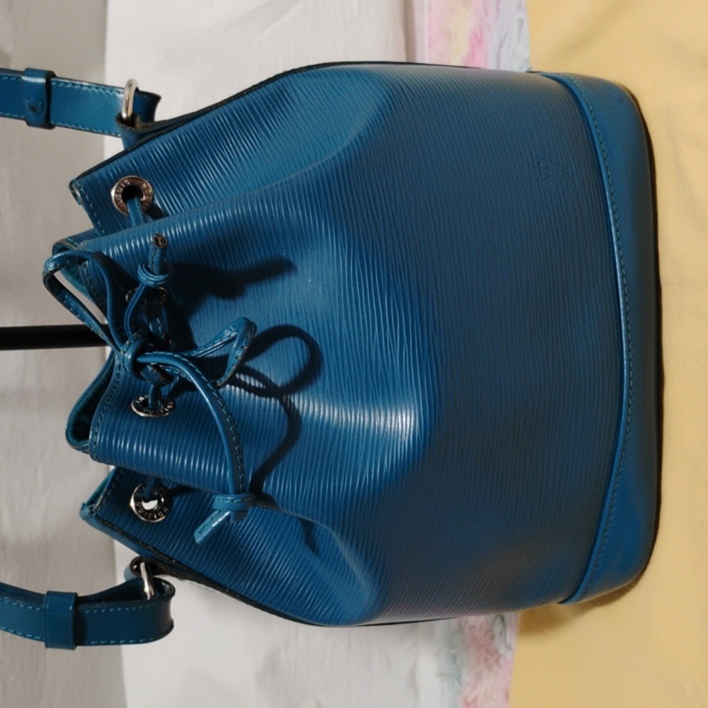 SALE! Auth Louis Vuitton Epi Now BB Cyan Leather Shoulder Bag W Dust Bag & Cards - Picture 3 of 16